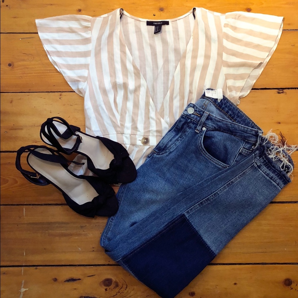Mid rise patch & distressed skinny jean